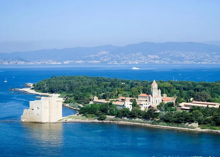 Les Aliscamps By Interhome Apartman