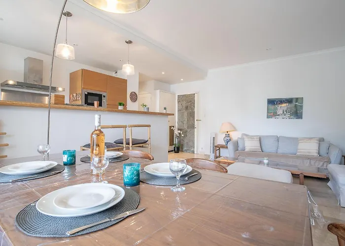 Les Aliscamps By Interhome Apartman