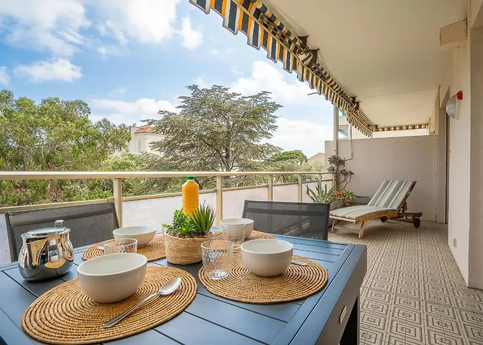 Les Aliscamps By Interhome Apartman Cannes