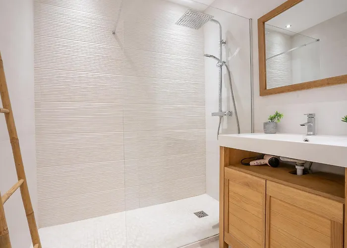 Les Aliscamps By Interhome Apartman